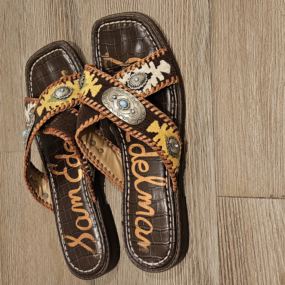 Western Embellished Sandals - Picture 5 of 9